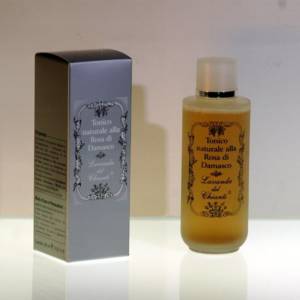 Emollient and nourishing tonic solution for dry skin with damask rose