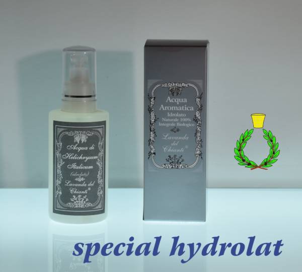 250ml plastic bottle of organic hydrolat with silver cardboard box. Blue writing: "special hydrolat" and Casalvento symbol with green laurel wreath and yellow brass cap